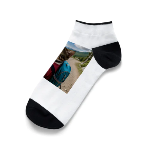 登山するワイルド系猫 Ankle Socks