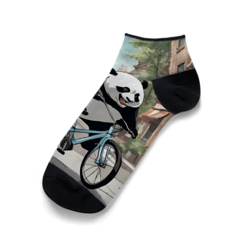 自転車に乗っているパンダ Ankle Socks