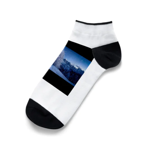 A snow-covered lodge  Ankle Socks