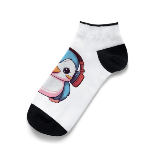 赤いヘッドホンを付けているペンギン Ankle Socks