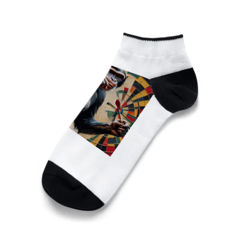 ダーツをしているサル Ankle Socks