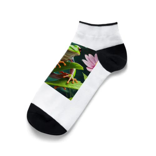 コスモスの葉をよじ登るアマガエル Ankle Socks