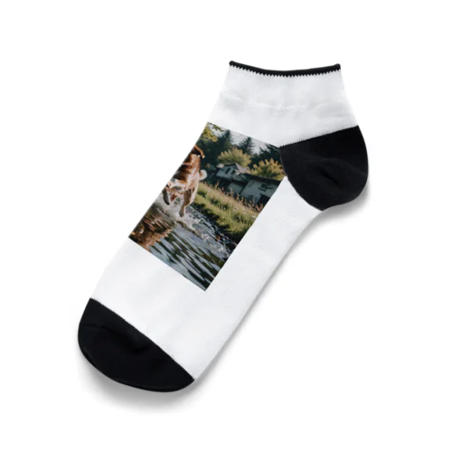 水辺を走る犬 dog runnning on the water Ankle Socks