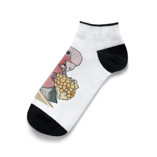 モモイロインコちゃんとトウモロコシ【まめるりはことり】 Ankle Socks