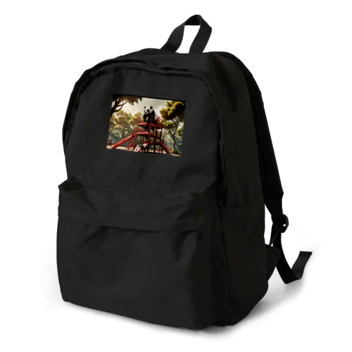ジャングルジムに乗るパンダのアイテム Backpack