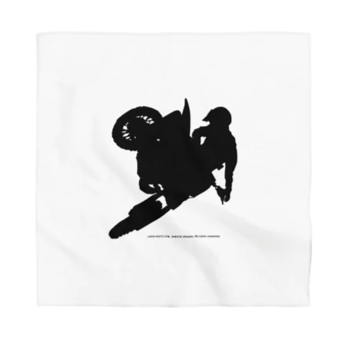 オフロードバイクでエアーを決めるシルエット Bandana