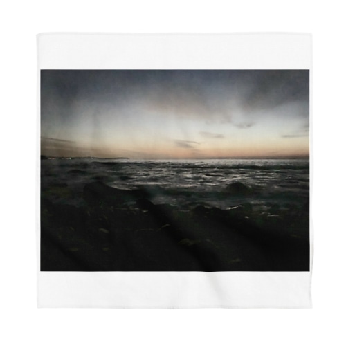 明け方の神奈川の海 Bandana