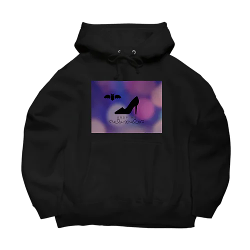 DROP ME shoes 背景有 Big Hoodie