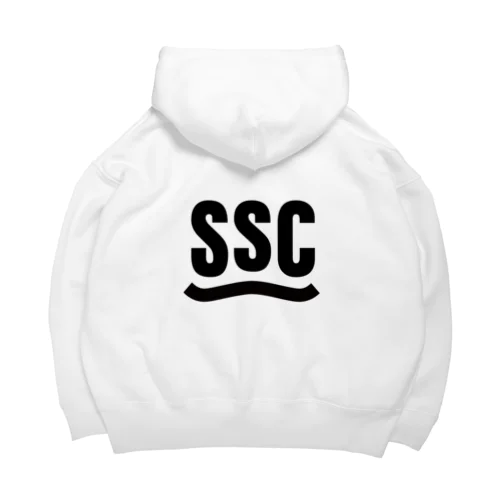 SSCロゴ：黒字x背面 Big Hoodie