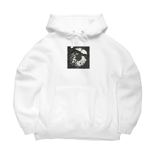 ふかふかの丸いアスファルト Big Hoodie