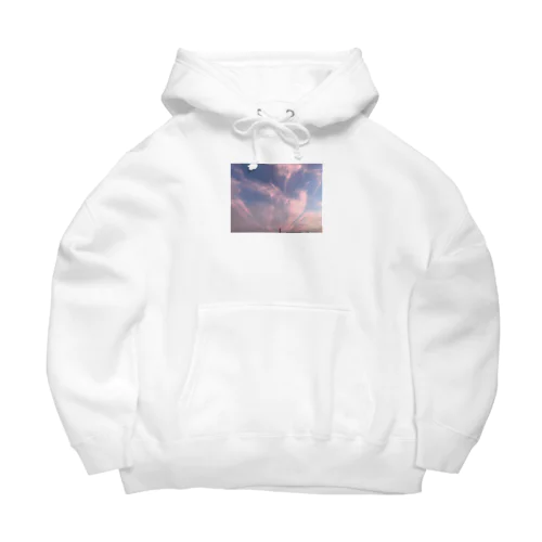 ふんわり雲たちの空 Big Hoodie