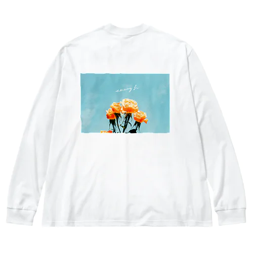 エモいオレンジ薔薇の写真 ビッグシルエットロングスリーブTシャツ