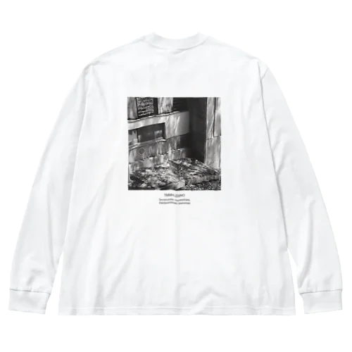 天に向かって胸を張り、大地にしっかり根を下ろすためのTシャツ Big Long Sleeve T-Shirt