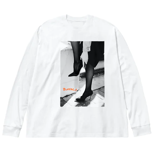 気になる視線 Big Long Sleeve T-Shirt