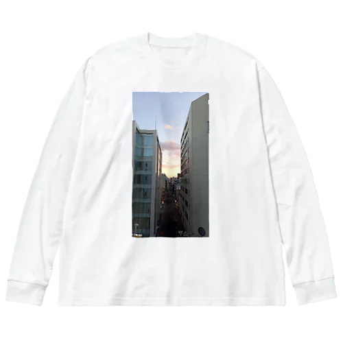 ビルとビルの間から Big Long Sleeve T-Shirt