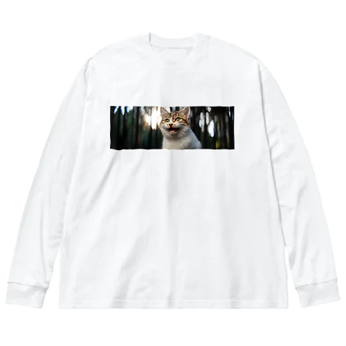 森の中で子猫がニャーン♪ Big Long Sleeve T-Shirt