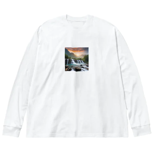 夜明けの滝と山々の美しい自然風景 Big Long Sleeve T-Shirt