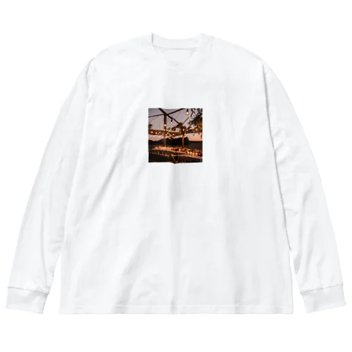 夕暮れ時のイベント会場 Big Long Sleeve T-Shirt