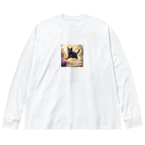 おもちゃを追いかけジャンプする猫ちゃん Big Long Sleeve T-Shirt