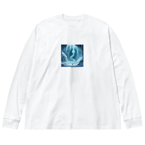 寒冷地の氷の洞窟で幻想的な氷の造形にうっとり喜んでいる人 Big Long Sleeve T-Shirt