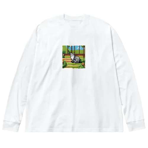 ガーデンで日向ぼっこしている猫 Big Long Sleeve T-Shirt