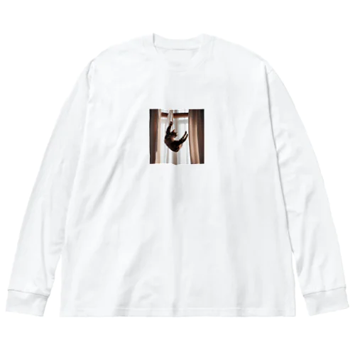 カーテンにつかまっているネコ Big Long Sleeve T-Shirt