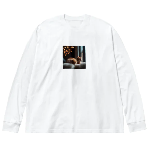 窓辺で虫を見つけた猫 Big Long Sleeve T-Shirt