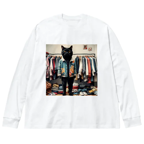 服を選んでいる猫 Big Long Sleeve T-Shirt