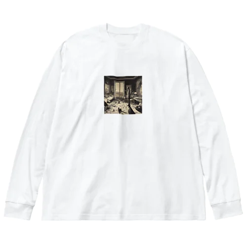 歪んだ部屋に立つ男 Big Long Sleeve T-Shirt