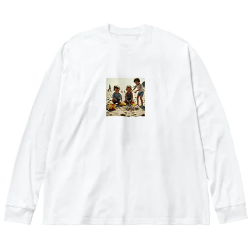 ビーチで砂遊びする子供たち Big Long Sleeve T-Shirt