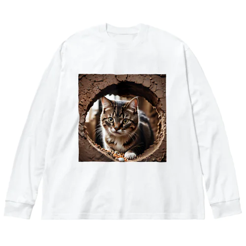 穴から覗く猫 Big Long Sleeve T-Shirt