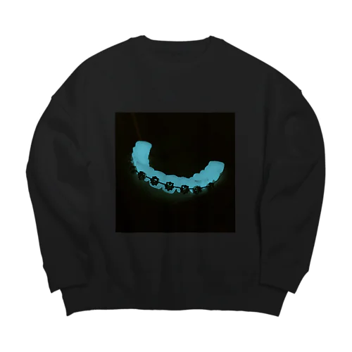 蓄光歯列矯正模型 Big Crew Neck Sweatshirt