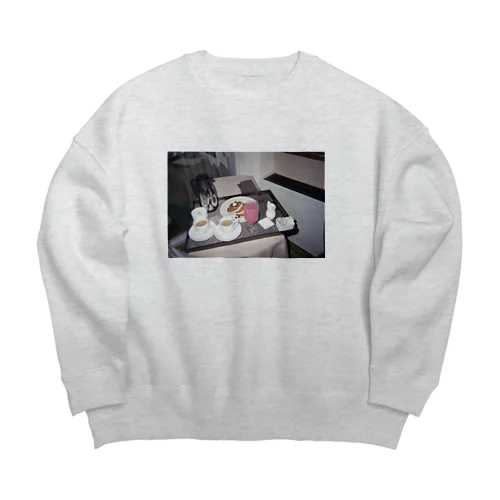 グアムの朝ごはん Big Crew Neck Sweatshirt