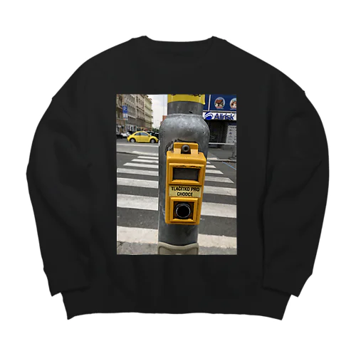 チェコで信号待ち Big Crew Neck Sweatshirt