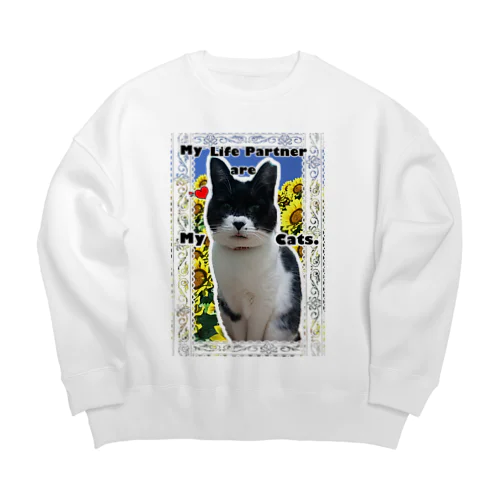 目力たっぷりの白黒猫モンドちゃん Big Crew Neck Sweatshirt