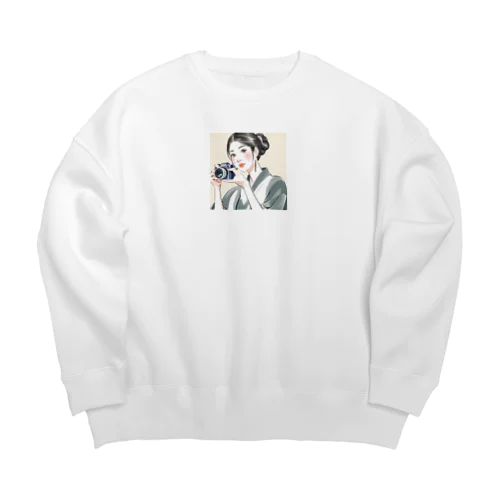 和美さん写真を撮る Big Crew Neck Sweatshirt