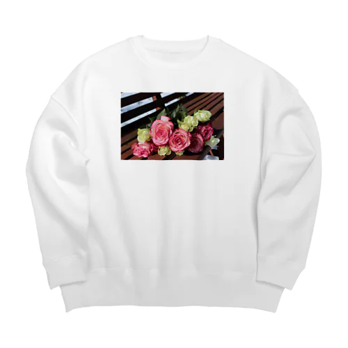 黄色の薔薇は金運アップの花 Big Crew Neck Sweatshirt