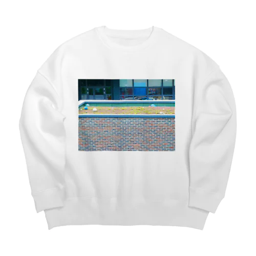 レンガとボール　iPhone ロンドン　イギリス　風景写真 Big Crew Neck Sweatshirt