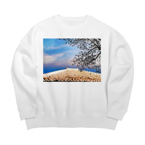 夕焼けと赤瓦屋根 Big Crew Neck Sweatshirt