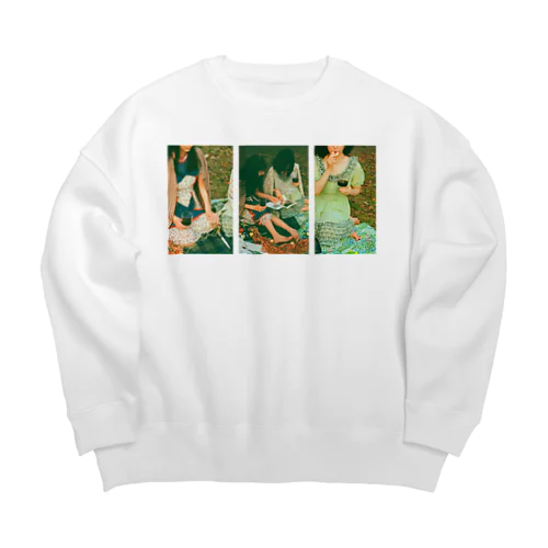 不穏なピクニック（ポップ） Big Crew Neck Sweatshirt