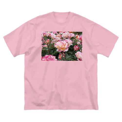 ピンクの薔薇② ビッグシルエットTシャツ