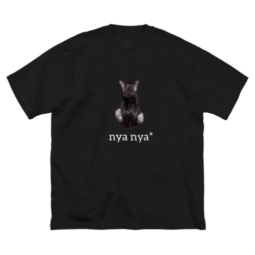 バックショットねこ(アンダーロゴ白) Big T-Shirt