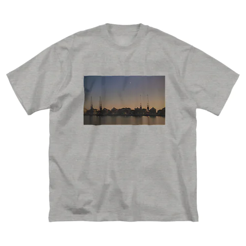 moon & sun set. Big T-Shirt