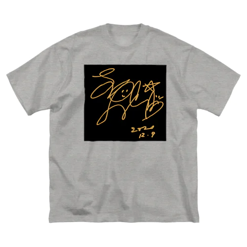 有名人のサイン風 Big T-Shirt