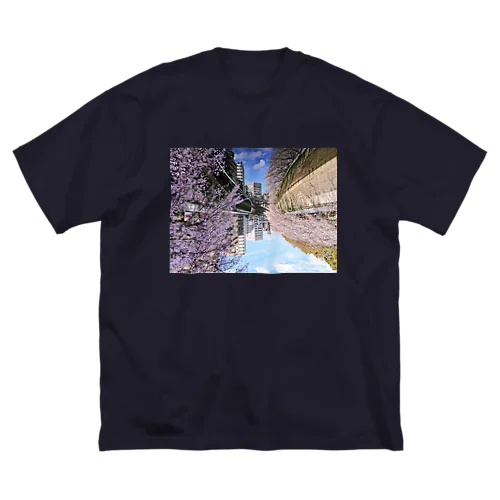 桜降る川空へ。 ビッグシルエットTシャツ