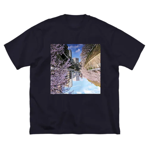 桜降る川空へ。 ビッグシルエットTシャツ