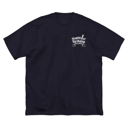 1st BIRTHDAY white ビッグシルエットTシャツ