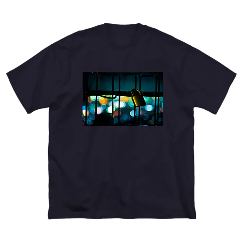 南京錠と夜景 ビッグシルエットTシャツ