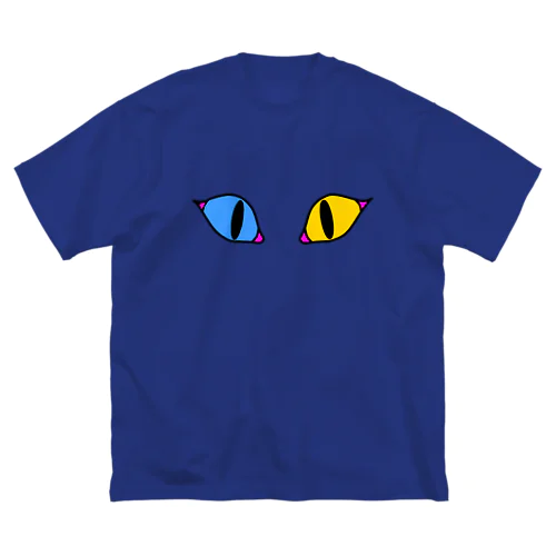 ねこおめめ Big T-Shirt