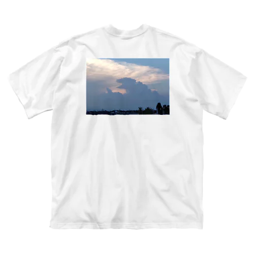 ゴジラ！？空にあらわる？ Big T-Shirt